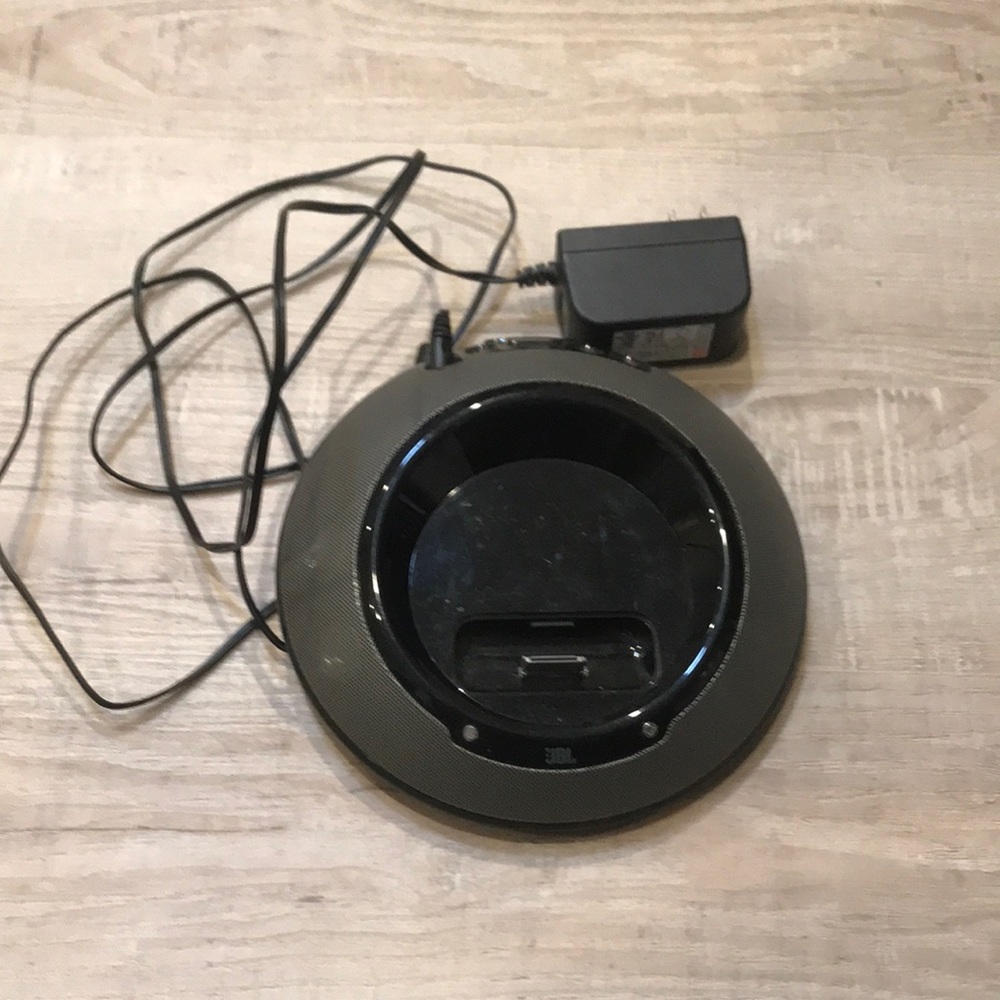 Docking Device/Speaker